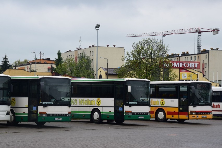 Rozkład jazdy PKS w Wieluniu. Od 20 grudnia zawieszone wszystkie kursy szkolne. Jak pojadą autobusy w okresie świątecznym?