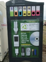 Gmina Kamieniec: Uruchomiono Punkt Elektroodpadów. Można tam oddać zużyte płyty CD, baterie a nawet żarówki