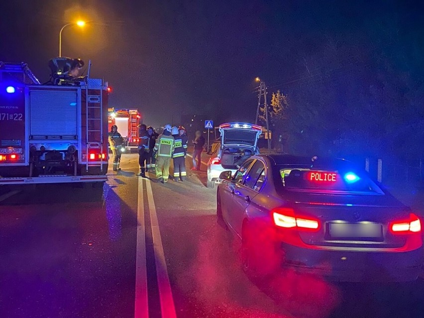 Mosty. Czołowe zderzenie na Drodze Krajowej nr 6. Kolizję miała też karetka