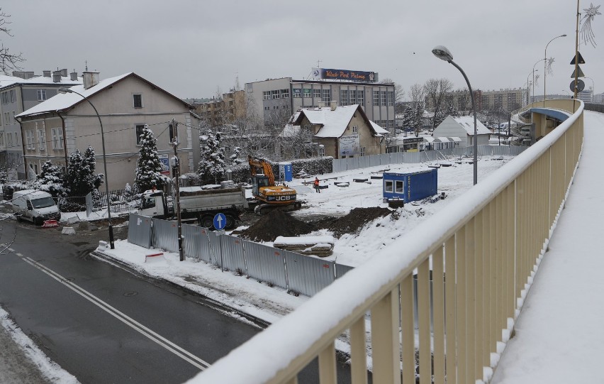 Trwa przebudowa dworca lokalnego w Rzeszowie. Z obiektu skorzystamy jeszcze w tym roku [ZDJĘCIA, WIZUALIZACJE]