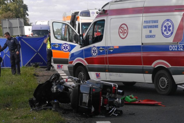 Jeden motocyklista zginął na miejscu. Siedmiu rannych