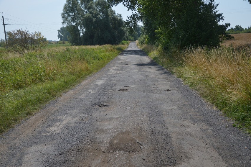 Rozpoczęła się przebudowa drogi w Bobrownikach w gminie Chociwel