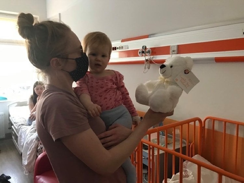 Dzieci w szpitalu w Słupsku zostały obdarowane prezentami...