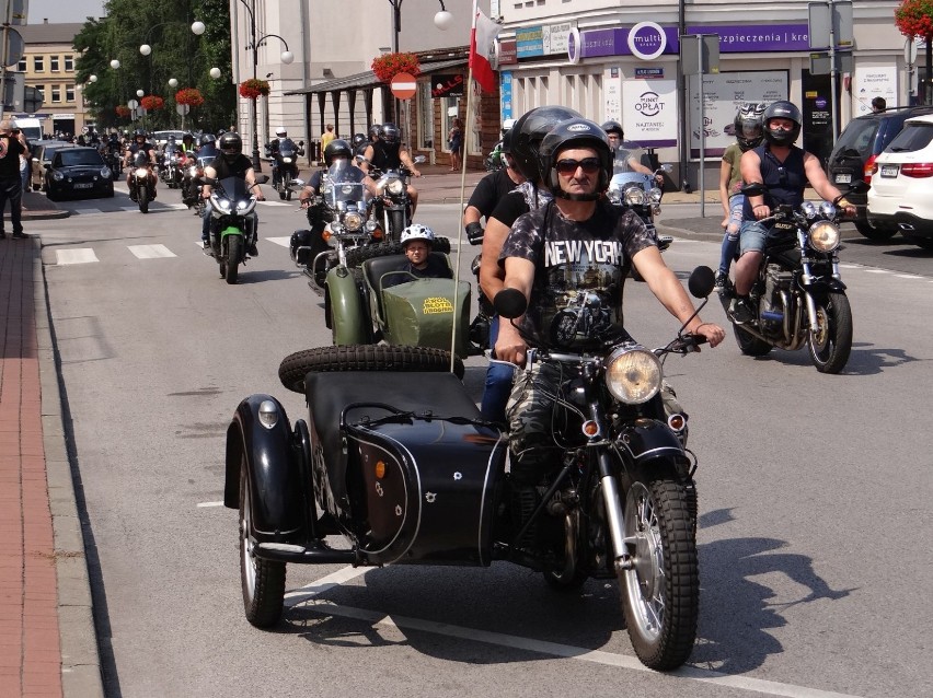 Parada motocyklistów w Wieluniu [ZDJĘCIA, FILM]