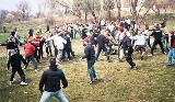 23 zatrzymanych po ustawce kiboli pod Poddębicami