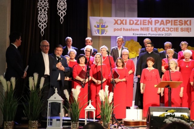 Koncerty i słodki poczęstunek - tak wyglądały obchody XXI Dnia Papieskiego w Kowalewie Pomorskim