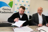 Podpisanie umowy na renowację polichromii w kościele Nawiedzenia NMP w Strzałkowie (gm. Radomsko)