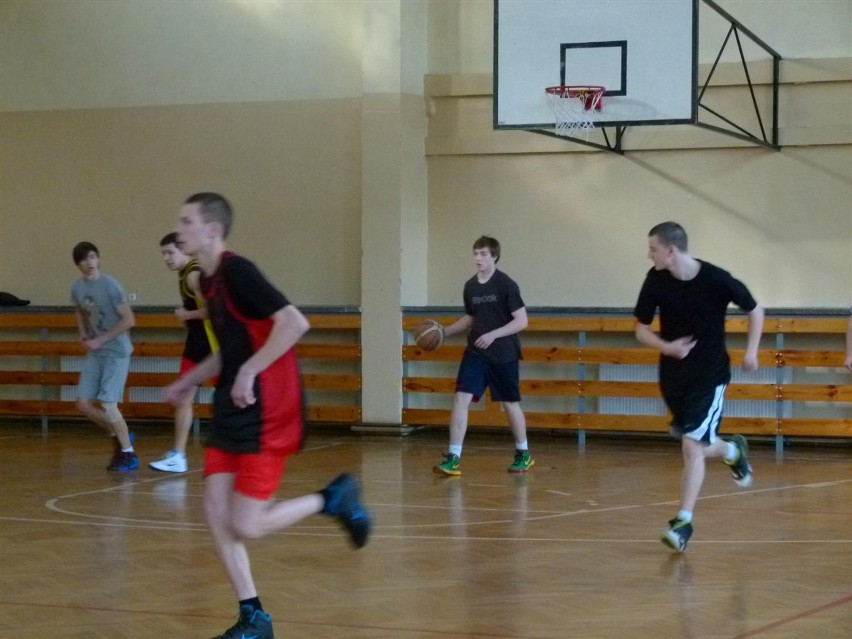 Ruszyła liga koszykówki w Zduńskiej Woli