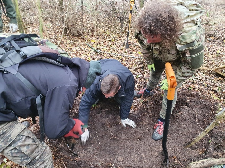 Członkowie stowarzyszenia Denar Kalisz znaleźli karabiny ukryte przez żołnierzy wyklętych