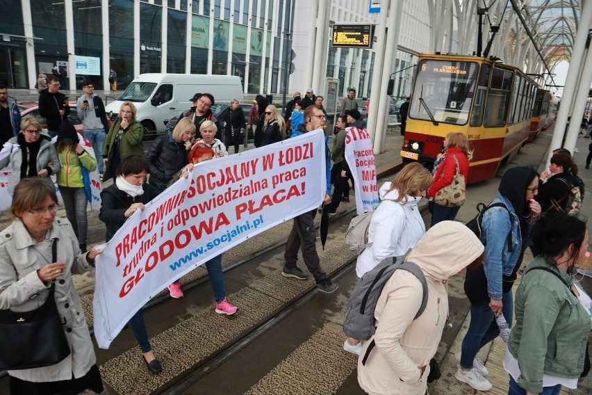 Strajk terenowych pracowników socjalnych rozpoczął się 26...