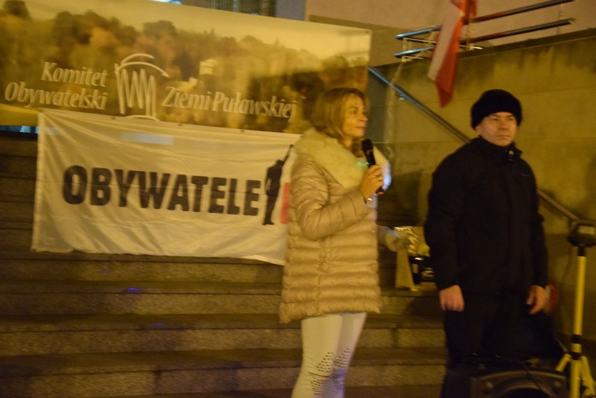 Puławy: Protestowali przed sądem przeciwko ustawom PiS (ZDJĘCIA)