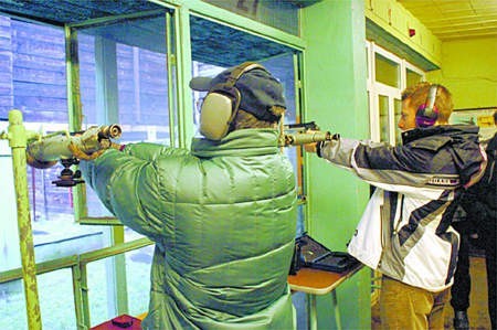 Blisko 80 zawodników rywalizowało podczas ostatnich zawodów strzeleckich na strzelnicy Szkoły Policji w Słupsku.