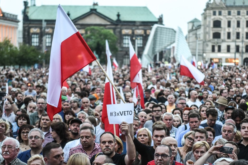 Poznań: W niedzielę piknik obywatelski na placu Wolności