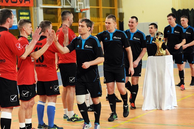 1. W finale Pucharu Ligi Seydak Team (na czarno) spotkał się z Gromem Barkowo.