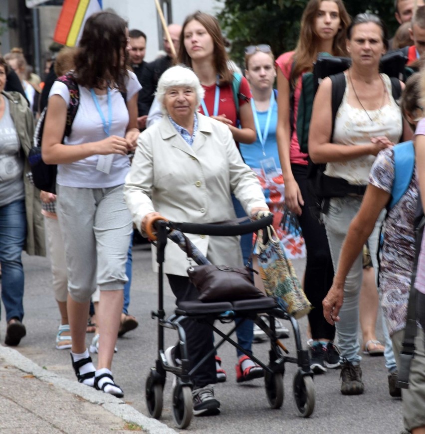 Z Malborka na Jasną Górę [ZDJĘCIA]. Pielgrzymi już w drodze do Częstochowy