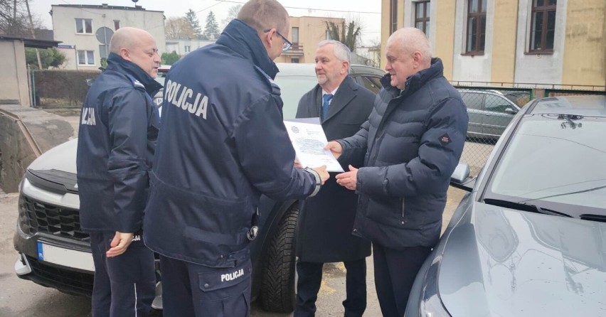 Nowe auta dla policjantów z Elbląga i Pasłęka! ZDJĘCIA