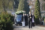Na pogrzeb we Wrocławiu trzeba czekać w długiej kolejce (REKORDOWA LICZBA ZGONÓW)