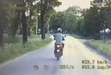 Nietrzeźwy motorowerzysta uciekał przed policjantami z drogówki w Zbrosławicach w pow. tarnogórskim