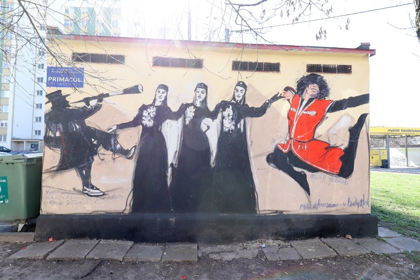 Mural na Białostoczku. Lovzar i krymskie tancerki [zdjęcia]