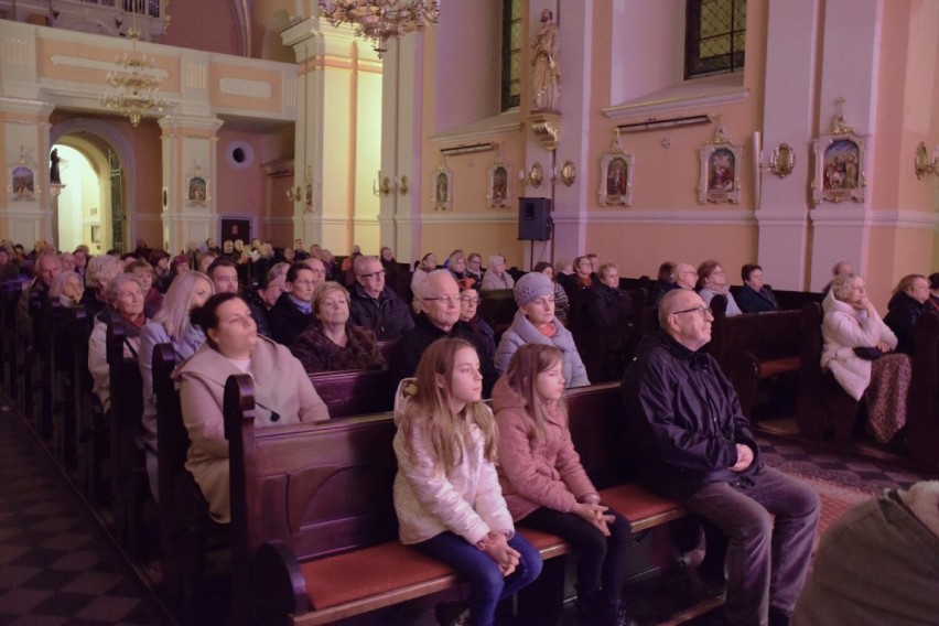 Trzy dni koncertowania w parafii Św. Wojciecha w Koninie. Rozpoczął się Tryptyk Zaduszkowy. Kościół wypełnił się muzyką