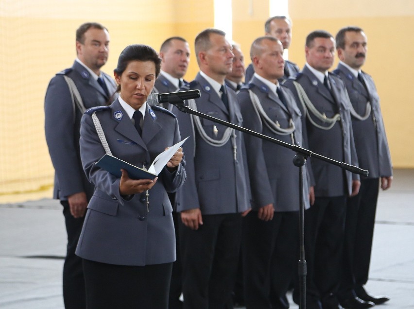 Święto policji w Piotrkowie: podziękowania i awanse
