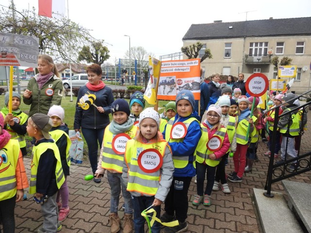 Przedszkolaki wzięły udział w akcji "Stop SMOGOWI" w Czempiniu