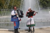 Letnie Granie w Legnicy. Koncert na Ludowo w Parku Miejskim przy fontannach