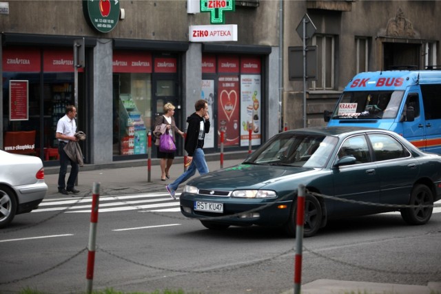 Przejścia od listopada ma strzec sygnalizacja świetlna. Powstanie tu również kontrapas rowerowy w ciągu ul. Długiej i Śląskiej. Urzędnicy zapewniają, że światła nie będą powodować korków.