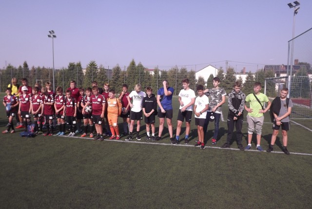 Powiatowe finały uczniów szkół podstawowych w piłce nożnej w Golubiu-Dobrzyniu wygrały drużyny Zespołu Szkół Miejskich