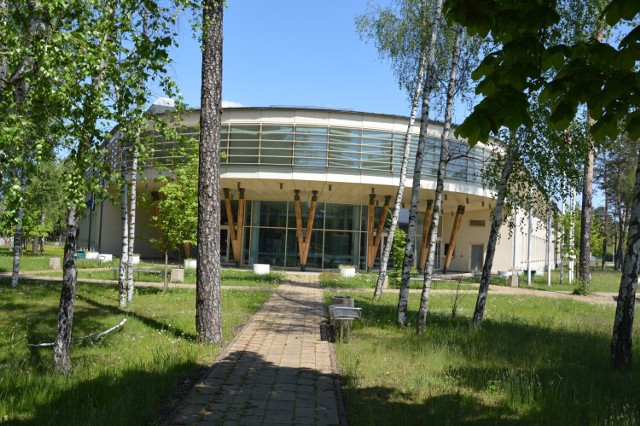 Obiekt uczelni przy ulicy Hutniczej został wybudowany w 2012 roku i należy do miasta