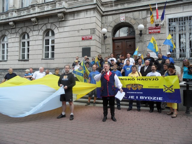Organizatorzy marszu odczytali postulaty pod Urzędem Miasta w Mysłowicach