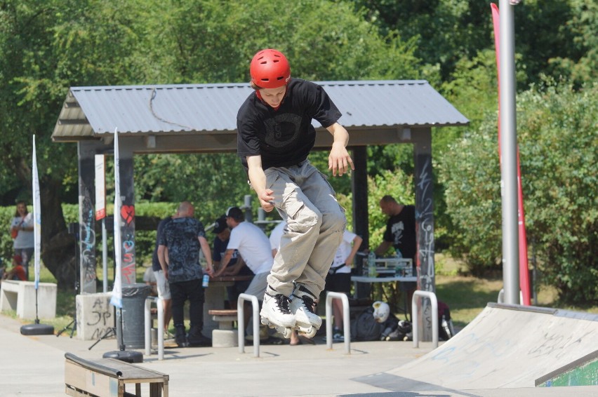 Dawni mistrzowie i legendy jazdy na rolkach odwiedziły skatepark w Kaliszu. ZDJĘCIA