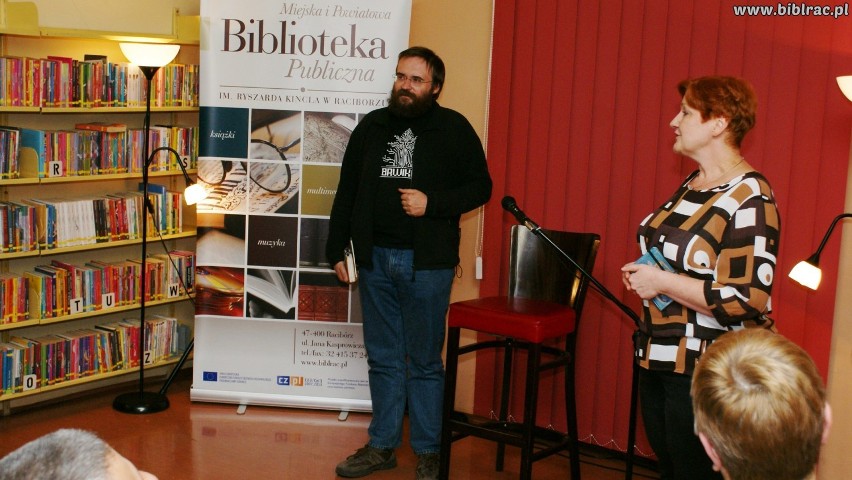 Andrzej Pilipiuk w raciborskiej bibliotece