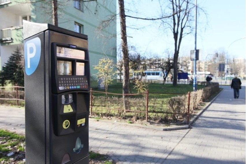 Strefa płatnego parkowania w Krakowie obowiązuje w dni...