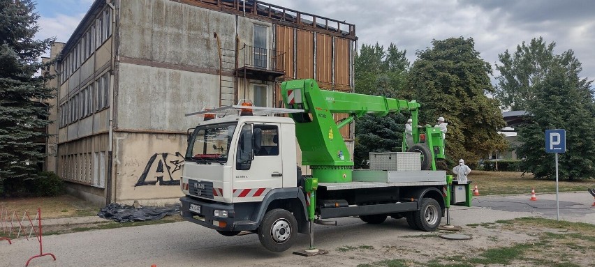 Rozpoczęła się rozbiórka budynku A na terenie szpitala w...