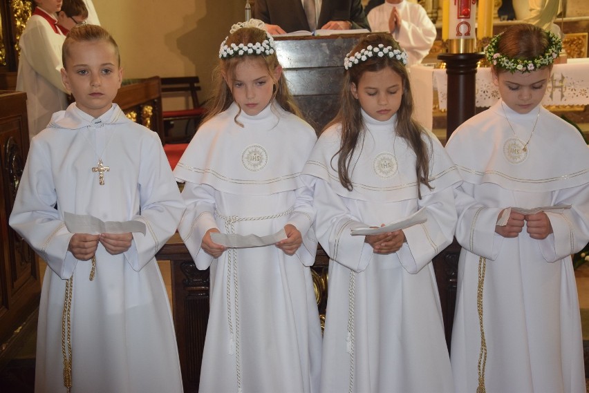 Pierwsza Komunia Święta w kościele w Czempiniu