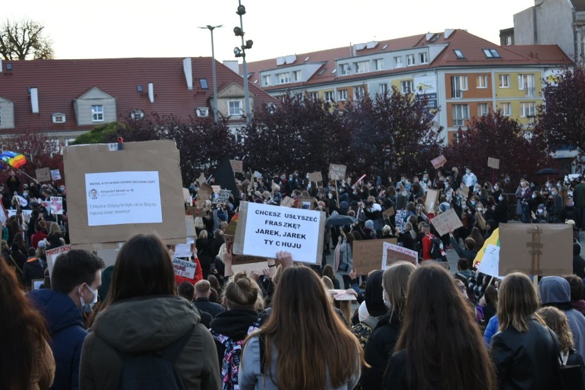 Protesty kobiet w Szczecinie i Policach. Pierwsze zarzuty dla organizatorek strajków