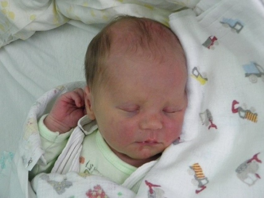 Ania Gajda, córka Izabeli i Adama, urodziła się 3 kwietnia o...