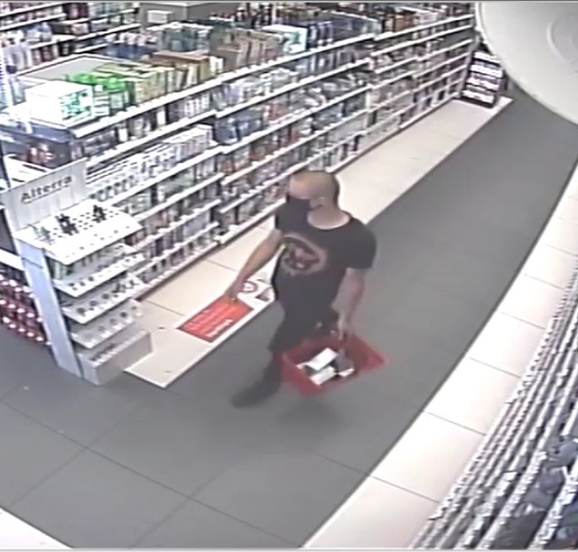 Ok. 20-letni mężczyzna ukradł z drogerii na terenie Wąbrzeźna 6 sztuk markowych perfum o łącznej wartości ok. 900 zł
