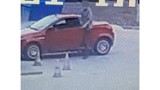 Jelenia Góra: Ukradł z otwartego samochodu damską torebkę i zrobił zakupy aż sześć razy kartą płatniczą, która znajdowała się w środku
