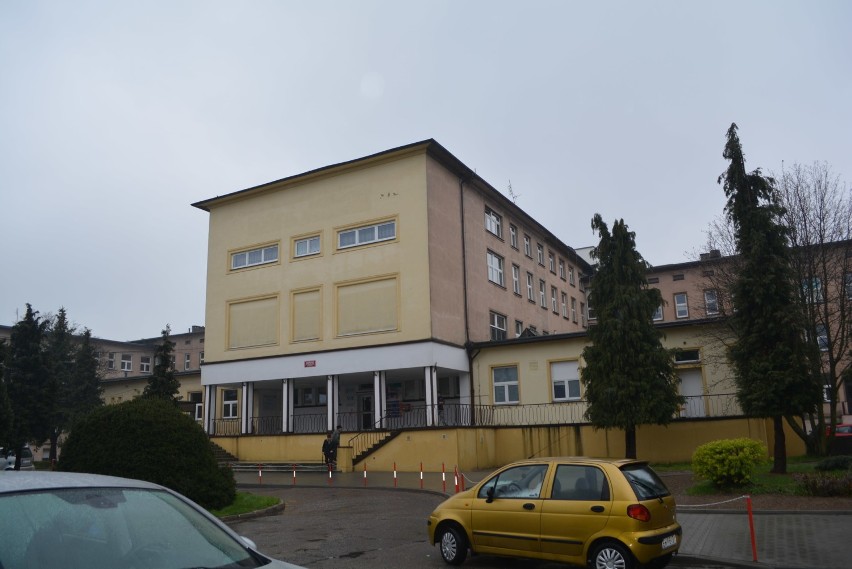 Koronawirus w wieluńskim szpitalu. Pięciu członków personelu zakażonych