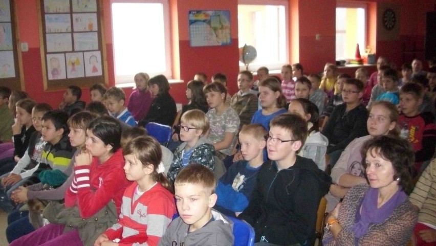 Nasza akcja. Kobylin - Uczniowie wiedzą, jak pomagać pupilom.  FOTY