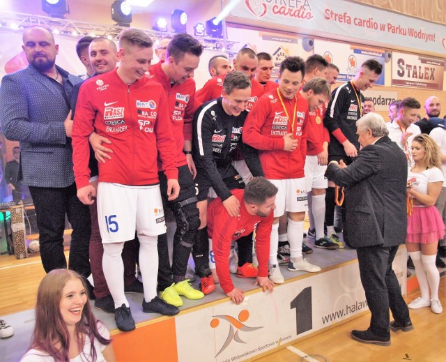 Drużyna Raf-Mix i partnerzy przerwała czteroletnią dominację Euro-Drobiu Toruń w rozgrywkach Stalex Ligi