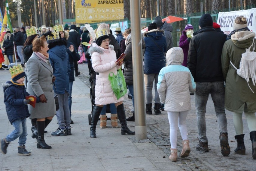 Poszli za Gwiazdą Betlejemską. Orszak Trzech Króli znów w Goleniowie ZDJĘCIA