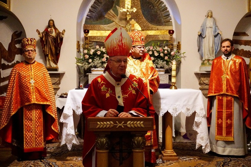 Boska Liturgia w kościele św. Jozafata. W Lublinie uczczono 425. rocznicę Unii Brzeskiej. Zobacz zdjęcia