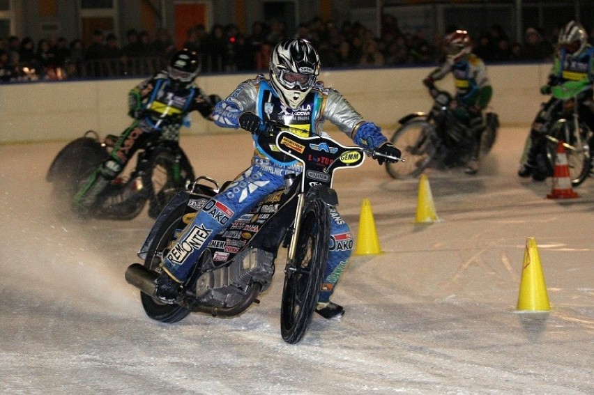 XI Mistrzostwa Torunia w Speedwayu na lodzie.