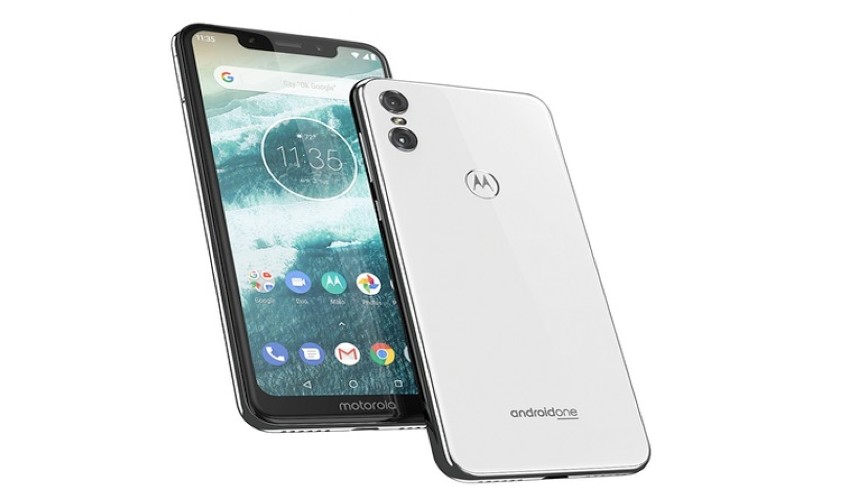 Motorola One - piękny ekran i długi czas pracy na baterii