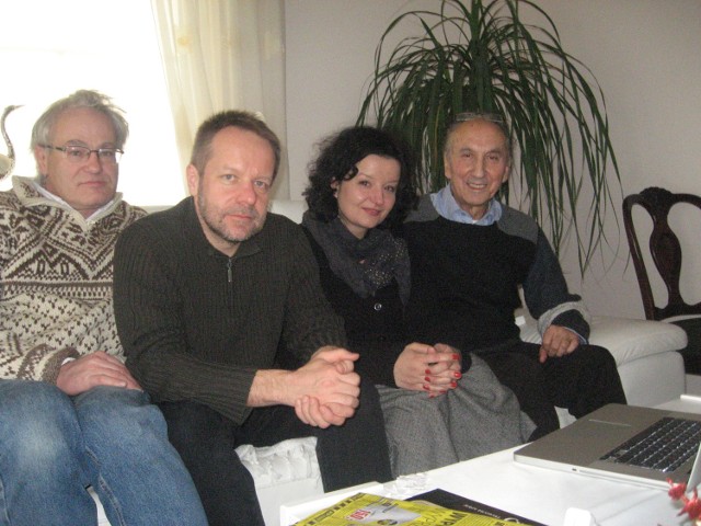 Bohater i ekipa filmowa, czyli (od lewej) Tomasz Kizny, Piotr Wójcik, Justyna Pobiedzińska i Edward Dębicki