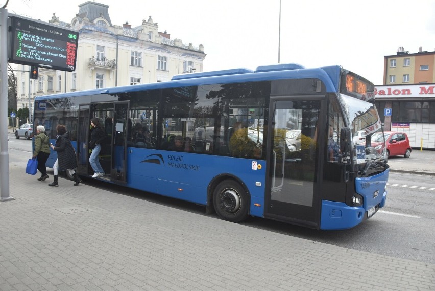 Autobusy Kolei Małopolskich na linii A46 Tarnów-Ryglice...