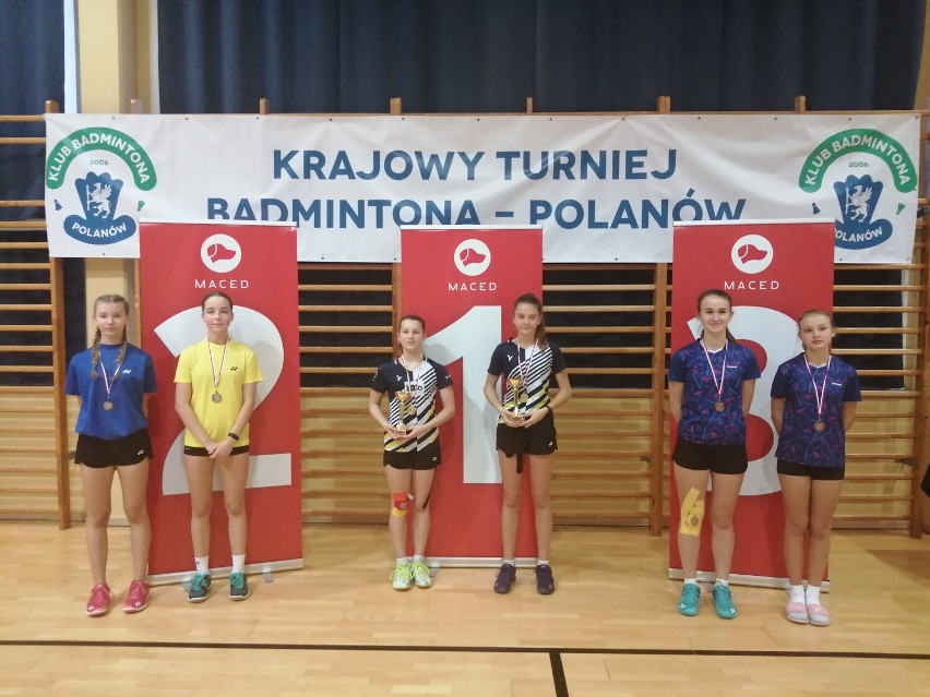 Dwanaście medali dla badmintonistów z Miastka i Bytowa. Świetny występ na Turnieju Krajowym w Polanowie